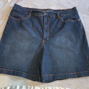 Gloria Vanderbilt “Amanda” Style Shorts